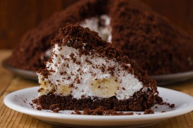 Yumuşak pasta kek muz ve whiped krem