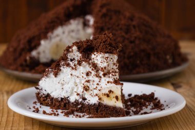 Yumuşak pasta kek muz ve whiped krem