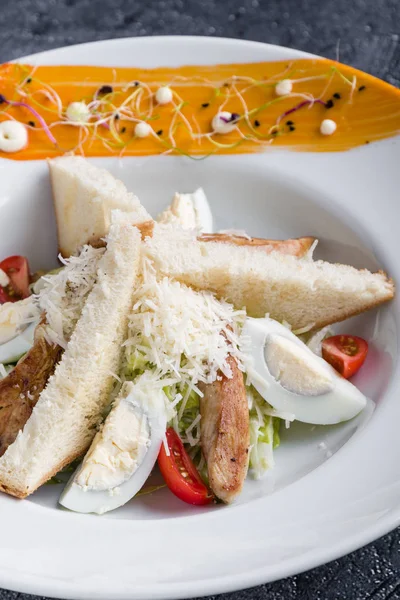 Fresh Tasty Caesar Salad Appetizer White Plate — Stock Photo, Image