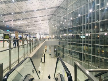 Netaji Subhas Chandra Bose Uluslararası Havaalanı 'nda cam cephe