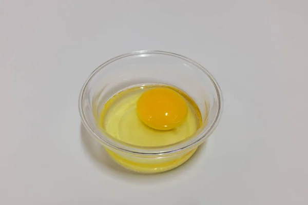 Яйца Прозрачной Миске — стоковое фото