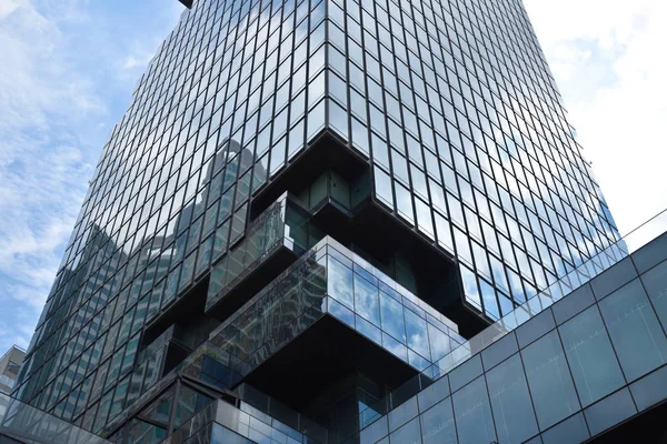 バンコク - キングパワーマハナコン超高層ビル - 屋内と屋外360度展望デッキ、ガラストレイ体験、油圧ガラスリフト — ストック写真
