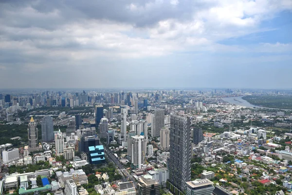 Bangkok-král Power Mahanakhon Skyrap-vnitřní a venkovní 360 konferenční paluba, zkušenost se skleněným pultíkem, hydraulický zvedací sklo — Stock fotografie