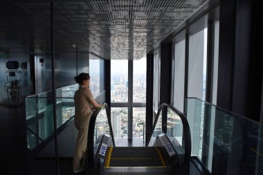 Bangkok - King Power Mahanakhon Gökdelen - Kapalı ve Açık 360 derece gözlem güvertesi, Cam Tepsi Deneyimi, Hidrolik Cam Asansör
