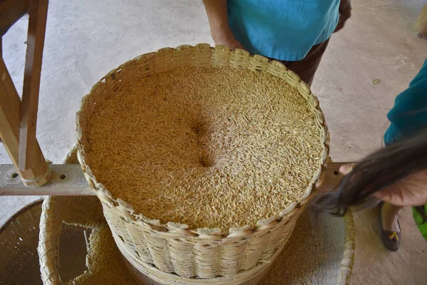 Kanchanaburi Tailandia 2019 Máquina Manual Molienda Arroz Trenzado Antiguo Hecha —  Fotos de Stock