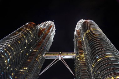 Petronas Kuleleri, Petronas İkiz Kuleleri olarak da bilinir.