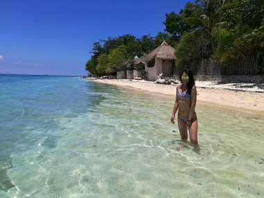 Filipinler bikini güzel ve seksi Tay esmer tabaklanmış kız