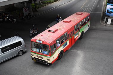 Bangkok toplu taşıma otobüsü