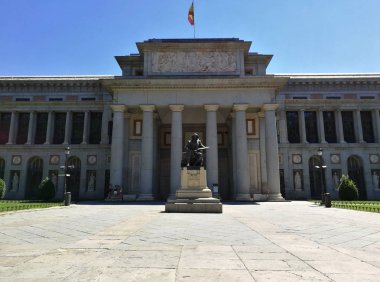 Madrid, İspanya 07.10. 2017: Prado Müzesi, dünyanın en iyi Avrupa sanat koleksiyonlarından birine sahip olduğu düşünülen ana İspanyol ulusal sanat müzesidir.