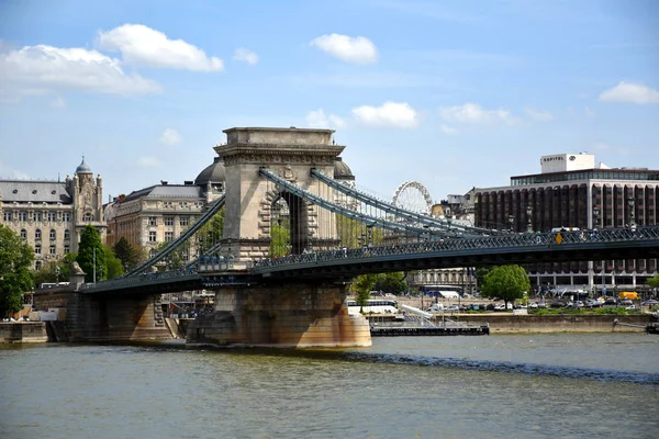 Landmark Szechenyi Chain Bridge en Budapest — Foto de Stock