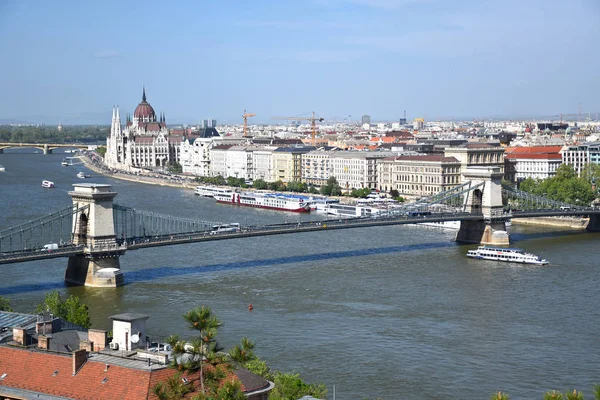Landmark Szechenyi Chain Bridge en Budapest —  Fotos de Stock
