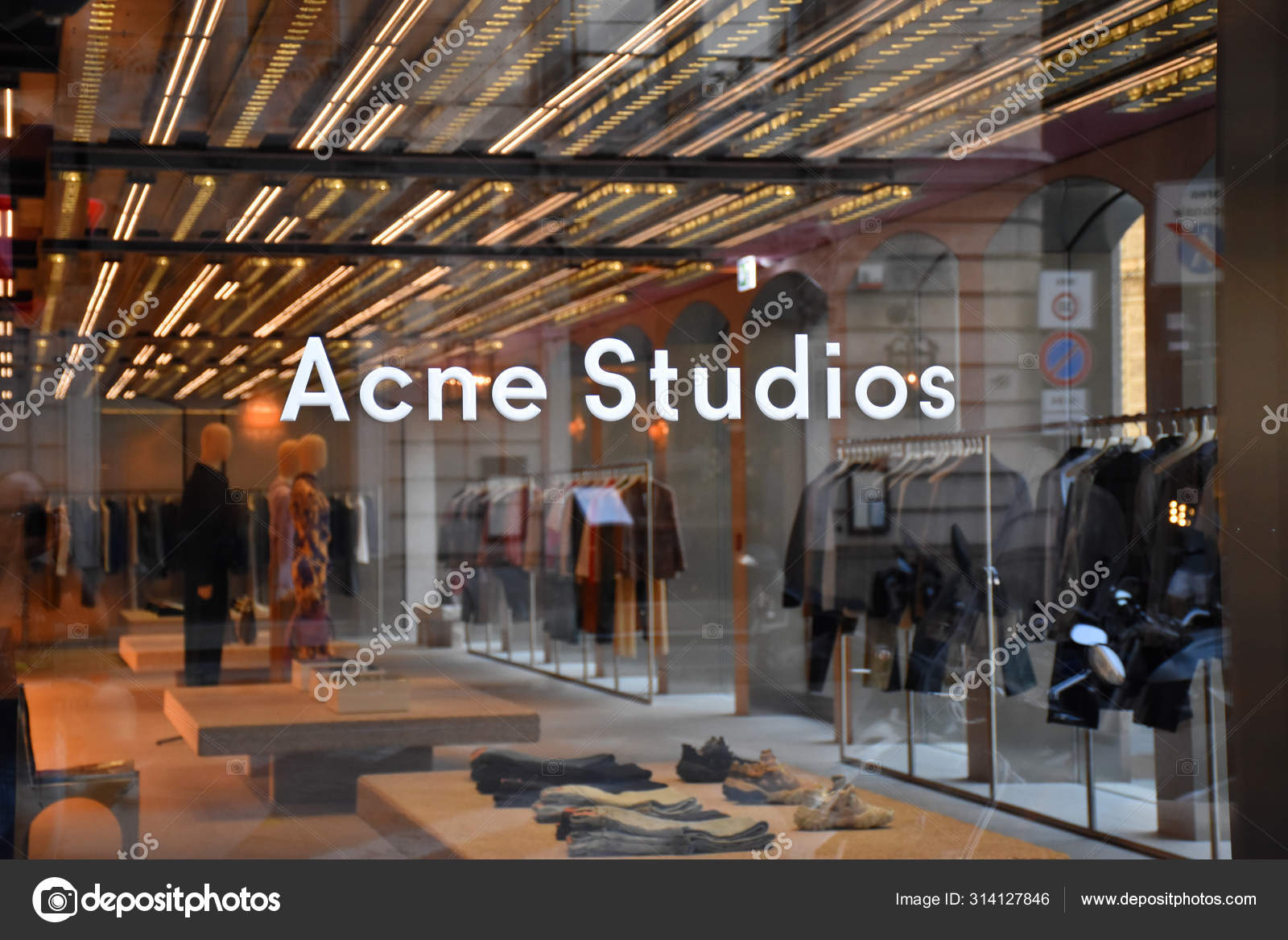 Milan Italy 2019 Italian Showroom Display Swedish - Main Image