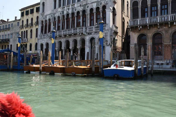 Veneza Itália 2019 Táxis Aquáticos Gôndolas Veneza — Fotografia de Stock