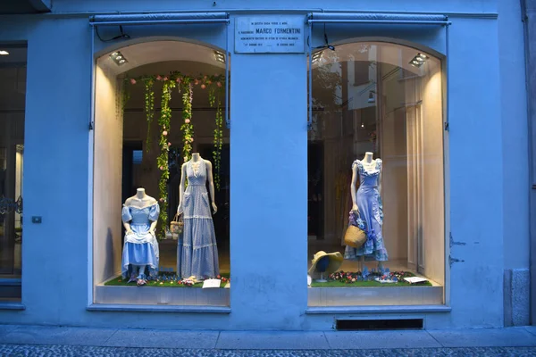 Milan Talya 2019 Mağaza Önü Luisa Beccaria Mağazasının Romantik Sanatçı — Stok fotoğraf
