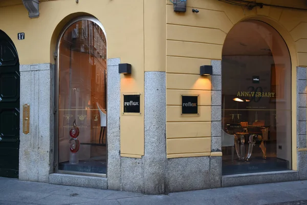 Milan Italy 2019 Storefront Entrance Italian Reflex Showroom Milano Romantic — 스톡 사진