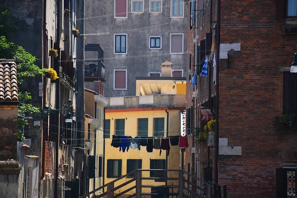 Venezia Aprile 2019 Canali Con Barche Ponti Strade Edifici Venezia — Foto Stock