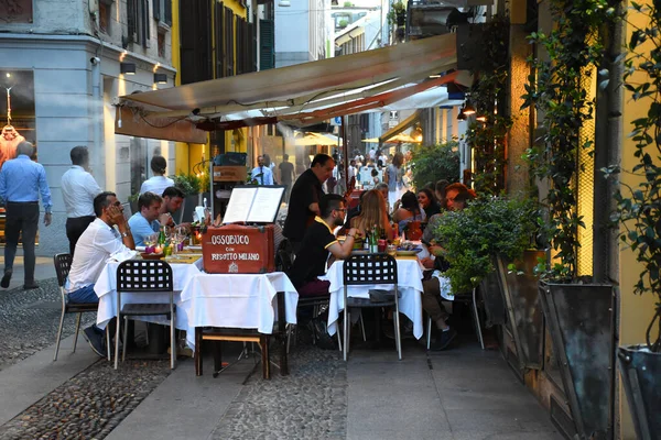 Milan Italy 2019 People Enjoying Dinner Aperitivo Traditional Italian Restaurant — 스톡 사진