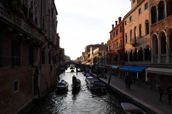 Venedig Italien April 2019 Kanäle Mit Booten Brücken Straßen Und — Stockfoto