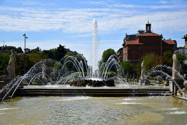 Fontana delle Quattro Stagioni in Piazza Giulio Cesare — Foto Stock