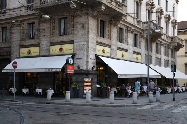 Mediolan Włochy Lipca 2019 Zewnątrz Wejście Słynnej Tradycyjnej Włoskiej Restauracji — Zdjęcie stockowe