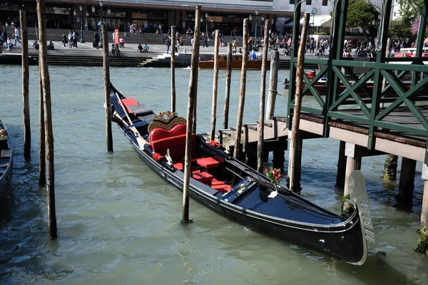 Βενετία Ιταλία 2019 Θαλάσσια Ταξί Και Γόνδολες Στη Βενετία — Φωτογραφία Αρχείου