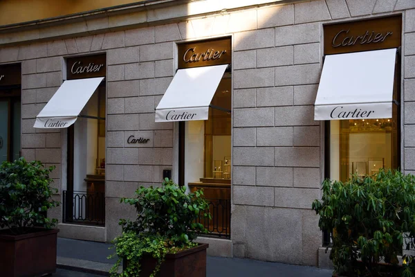 Milán Italia 2019 Cartier Escaparate Entrada Monte Napoleone —  Fotos de Stock