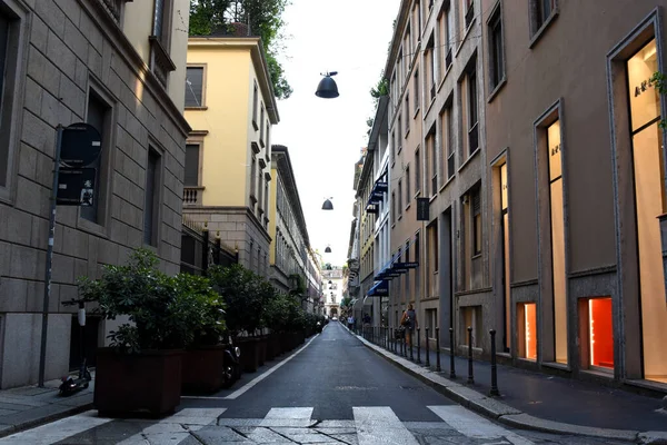 Milánó Olaszország 2019 Egy Magányos Csendes Utca Ges — Stock Fotó