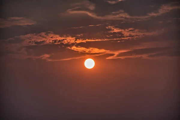 Obloha Mraky Během Zlatého Západu Slunce — Stock fotografie