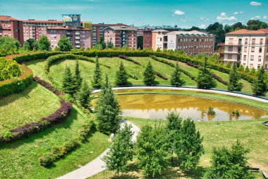 Milan 'ın yeni, modern Portello bölgesinde Alfa Romeo Parkı