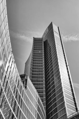 Milan, İtalya 08.08.2020: Fütürist, modern Palazzo Lombardia, Lombardy Sarayı, Lombardiya hükümetinin ana merkezidir.