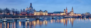 Dresden 'in Gece Panoraması Eski Şehir