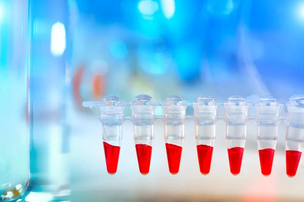 Wetenschappelijke achtergrond met tekstruimte in blauw en rood — Stockfoto