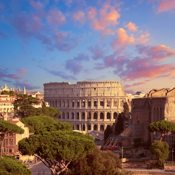 İtalya, Roma 'da Colosseum' un inşaat çalışmaları — Stok fotoğraf