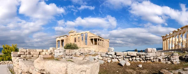 The Acropolis of Athens, panoramia with Erechtheion temple — Stock Photo, Image