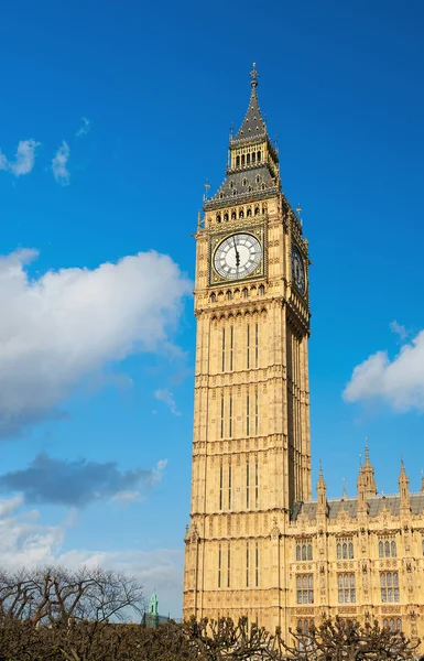 阳光灿烂的伦敦大本钟塔 — 图库照片