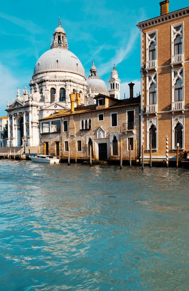 Venecia - Gran Canal y Basílica Santa Maria della Salute —  Fotos de Stock