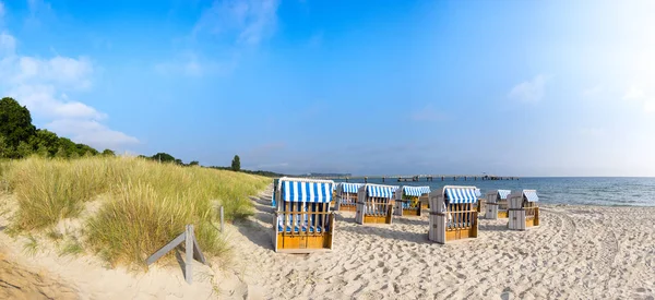 Playa de arena en la isla Rugen, panorama —  Fotos de Stock