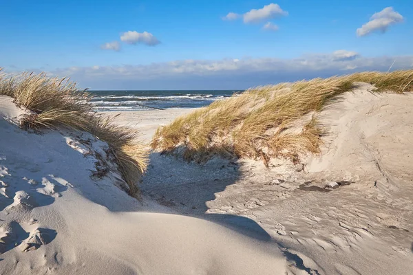 Wejście dla pieszych na plażę na wyspie Hiddensee, Baltic See — Zdjęcie stockowe