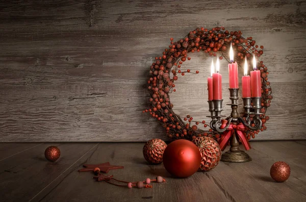 Decorazioni natalizie vintage su legno — Foto Stock