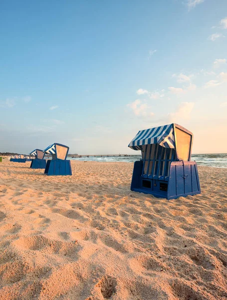 Sillas de playa en Binz, Ruegen Island, Alemania — Foto de Stock