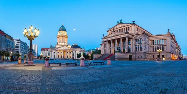 Panorama podoba náměstí Gendarmenmarkt v Berlíně — Stock fotografie