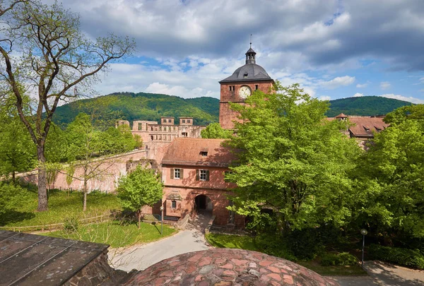 Zamek Heidelberg wiosną — Zdjęcie stockowe