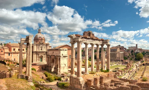 Roma Forumu 'nun Roma, İtalya' daki panoramik görüntüsü — Stok fotoğraf