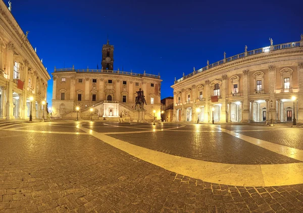 Panorama de la Piazza del Campidoglio en el Capitolio de Roma —  Fotos de Stock