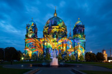 Berlin Katedrali Geceleri