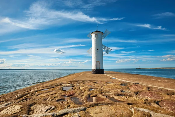 Farol velho em Swinoujscie, Polonia — Fotografia de Stock