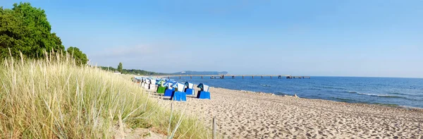 Playa de arena en la isla de Rugen, norte de Alemania — Foto de Stock