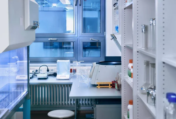 Interior del moderno laboratorio de investigación — Foto de Stock