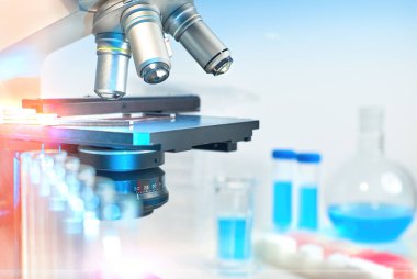 Işık mikroskobu ve işçiliğe yakın bilimsel arkaplan