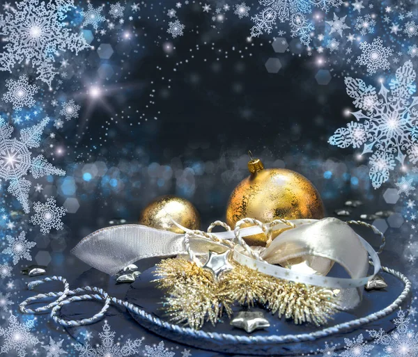 Gouden en zilveren kerstversiering — Stockfoto